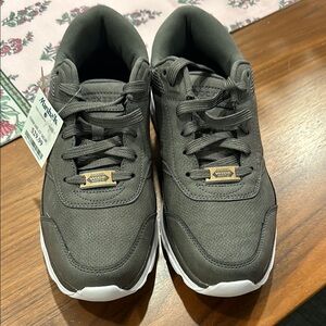Dockers Gray Sneakers with Modern Design and Comfort